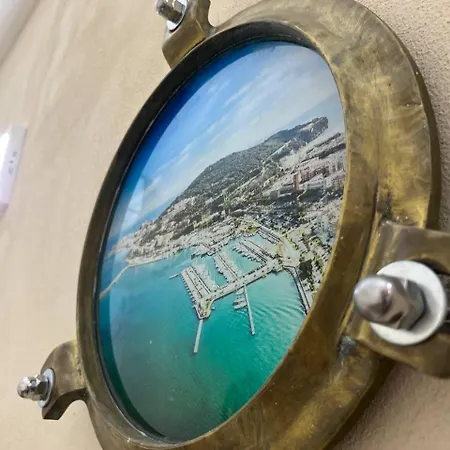 A Due Passi Da * Formia