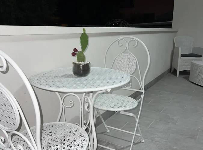 Πανσιόν A Due Passi Da