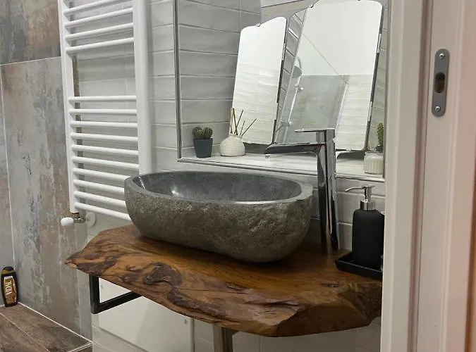 A Due Passi Da Πανσιόν Φόρμια