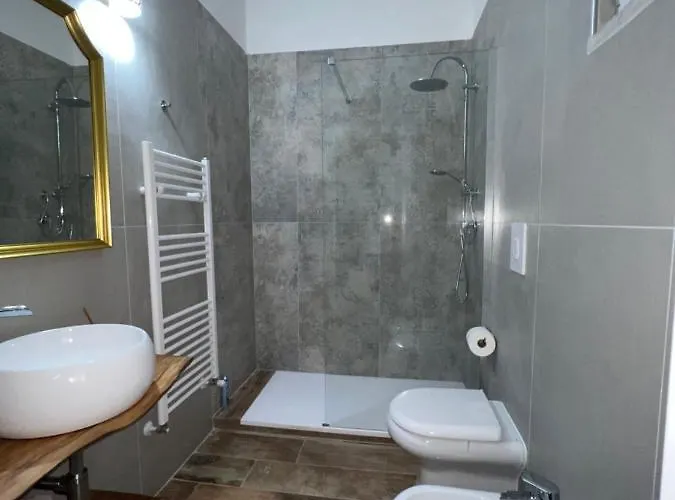 Πανσιόν A Due Passi Da Φόρμια