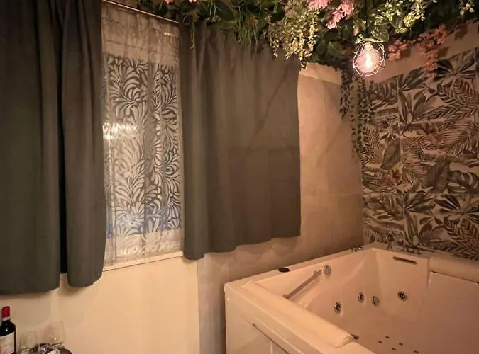 Πανσιόν A Due Passi Da Φόρμια