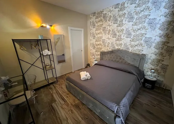 A Due Passi Da Πανσιόν *