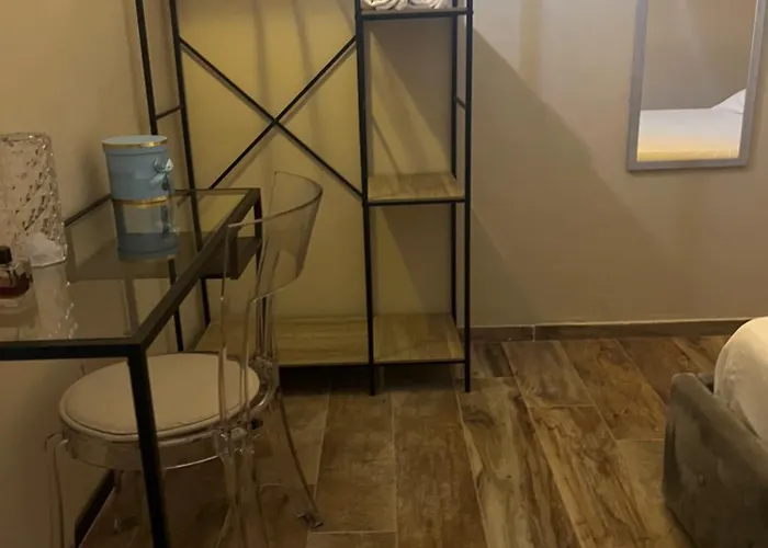 A Due Passi Da Πανσιόν